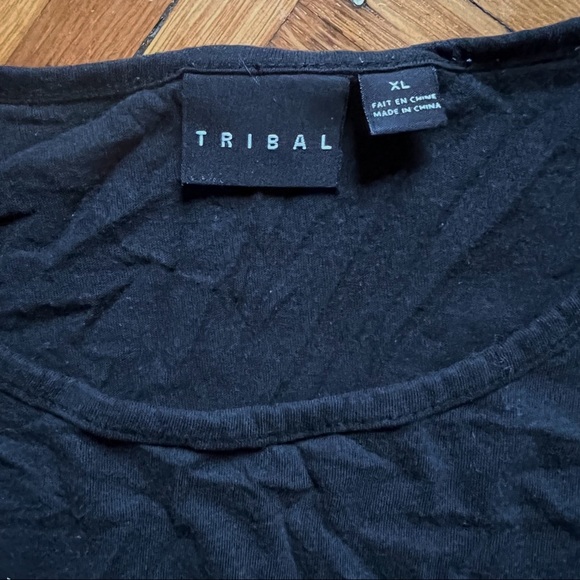 🌈 Tribal Black 3/4 Sleeve Top w/ Ruched Sides - Picture 3 of 3